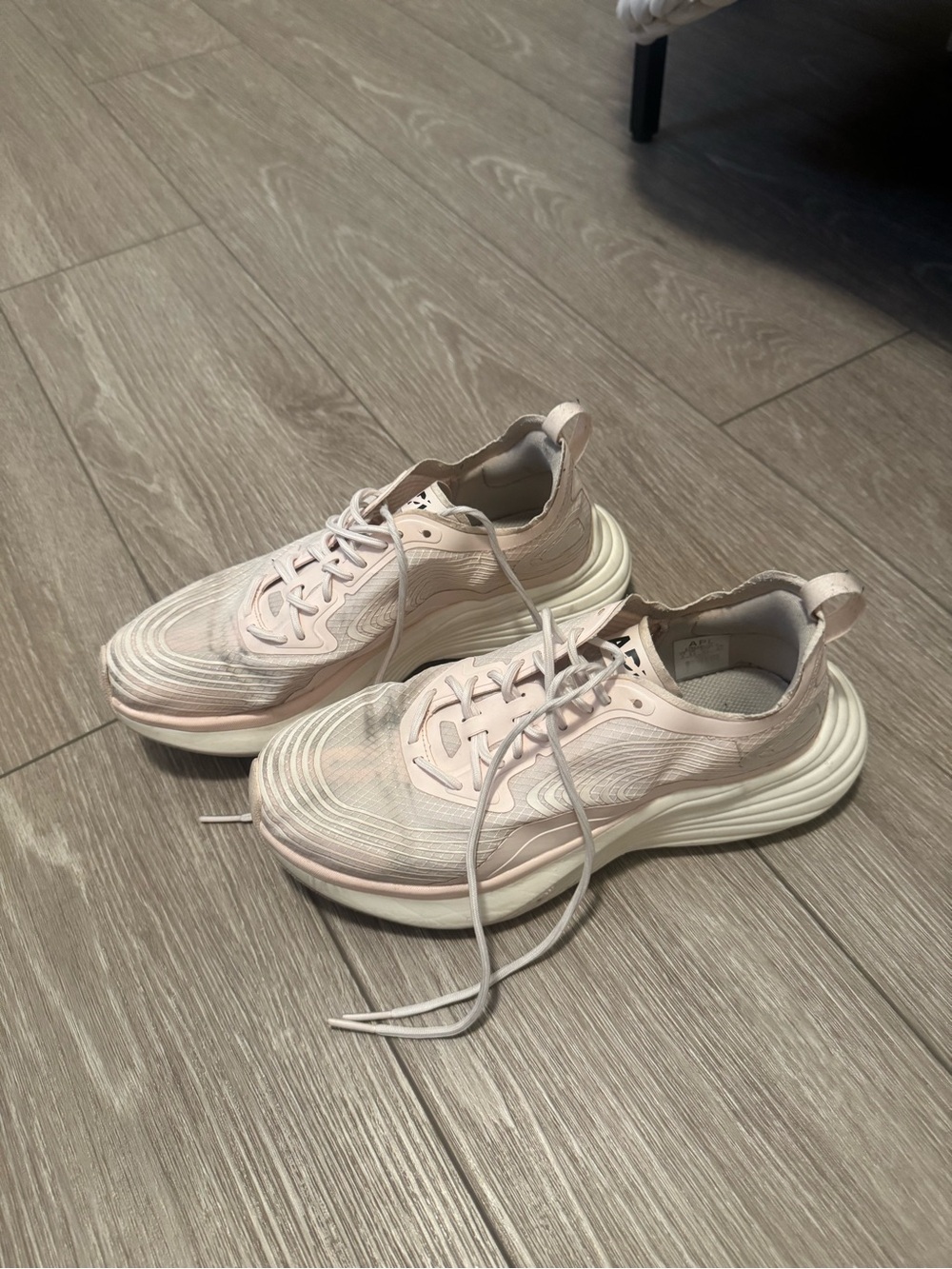 APL Women’s Streamline in Creme/Anthracite/White